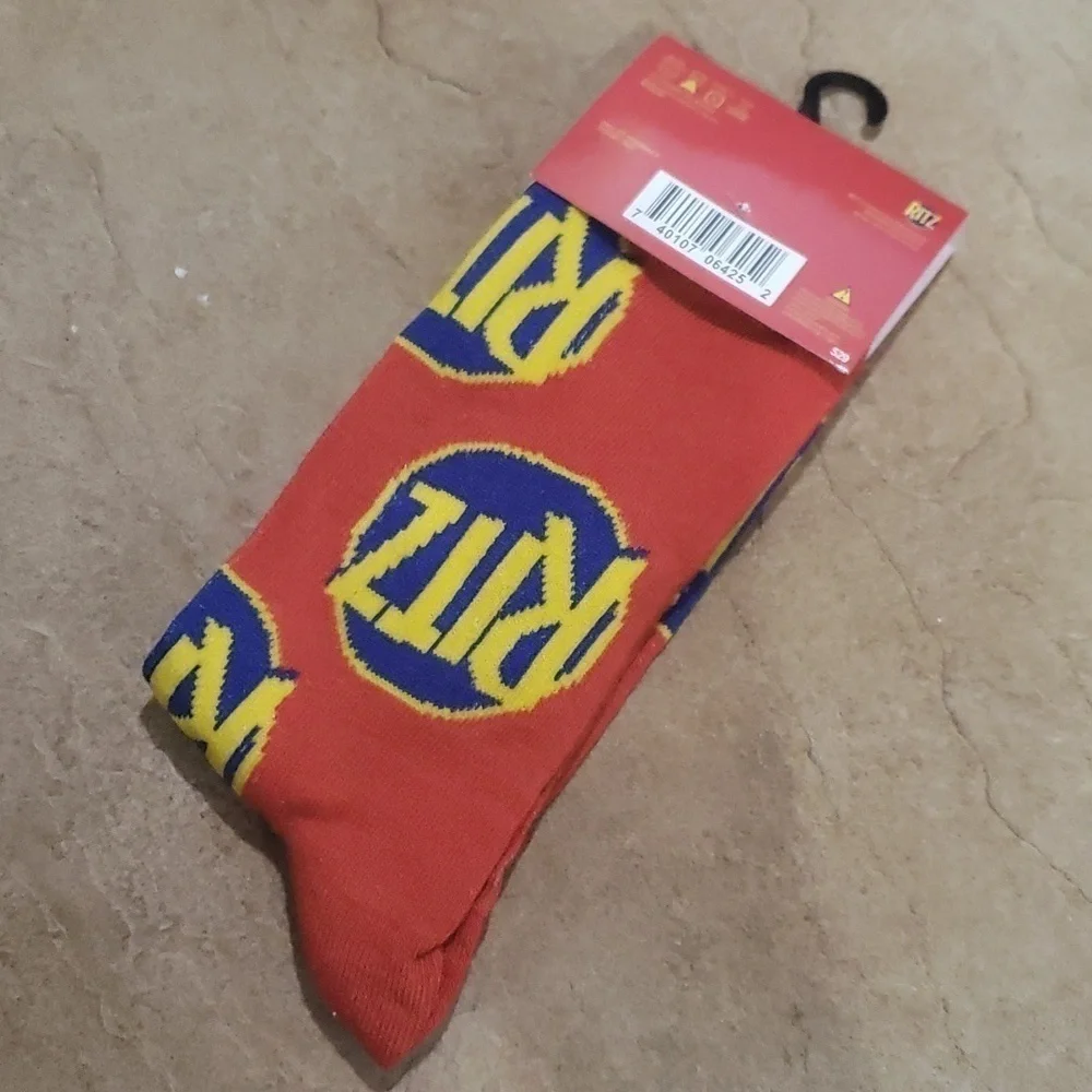4/$25 Ritz Cracker Novelty Crew Socks Unisex New - Picture 5 of 8